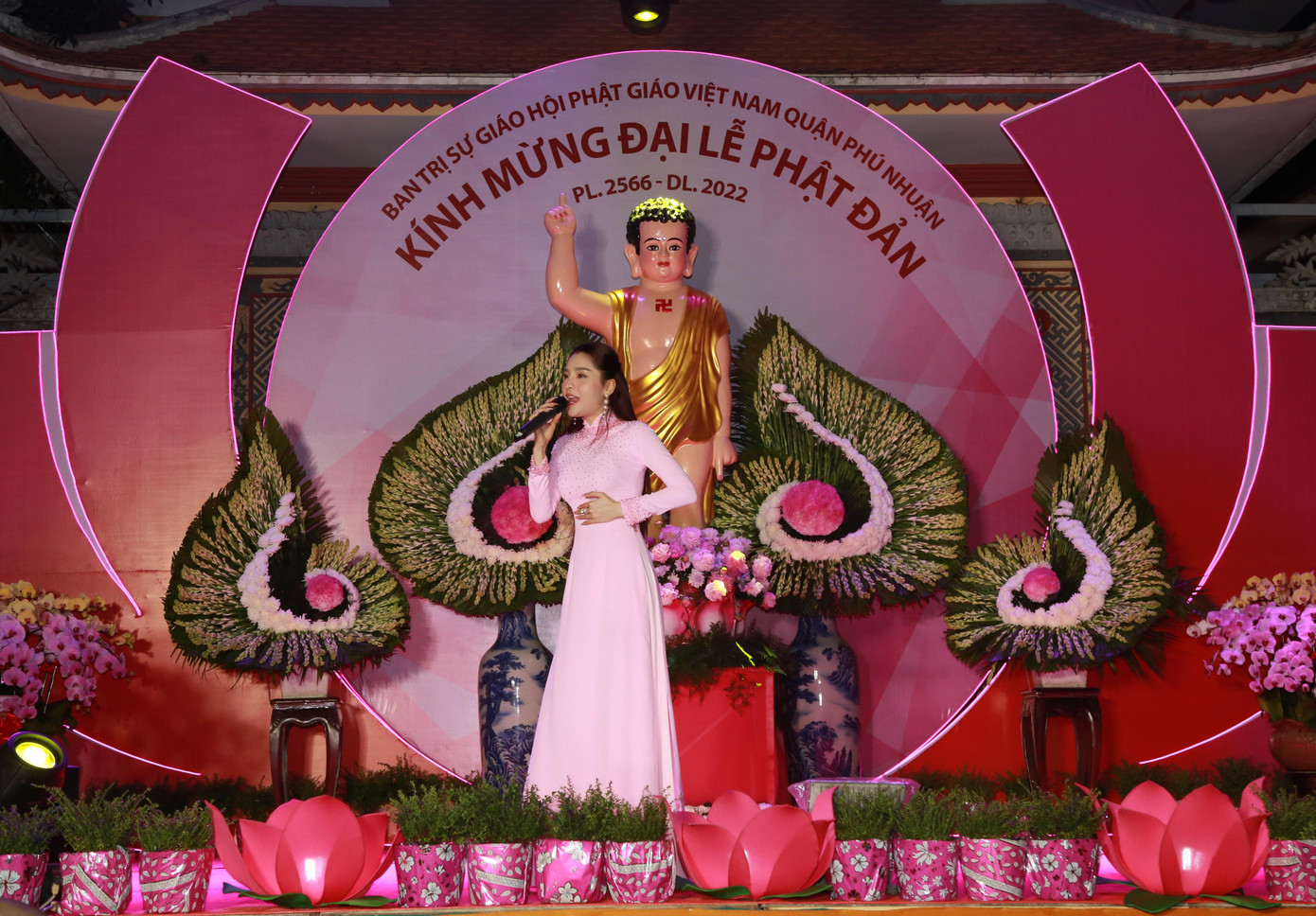 Ca sĩ Saka Trương Tuyền góp giọng với ca khúc "Đạo làm con".