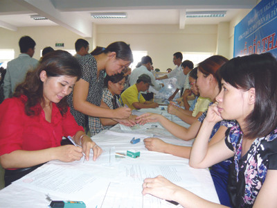 Nhiều khách hàng bốc thăm mua nhà thu nhập thấp tại khu đô thị Đặng Xá, Gia Lâm, Hà Nội nhưng không quay lại ký hợp đồng Ảnh: Phong Cầm