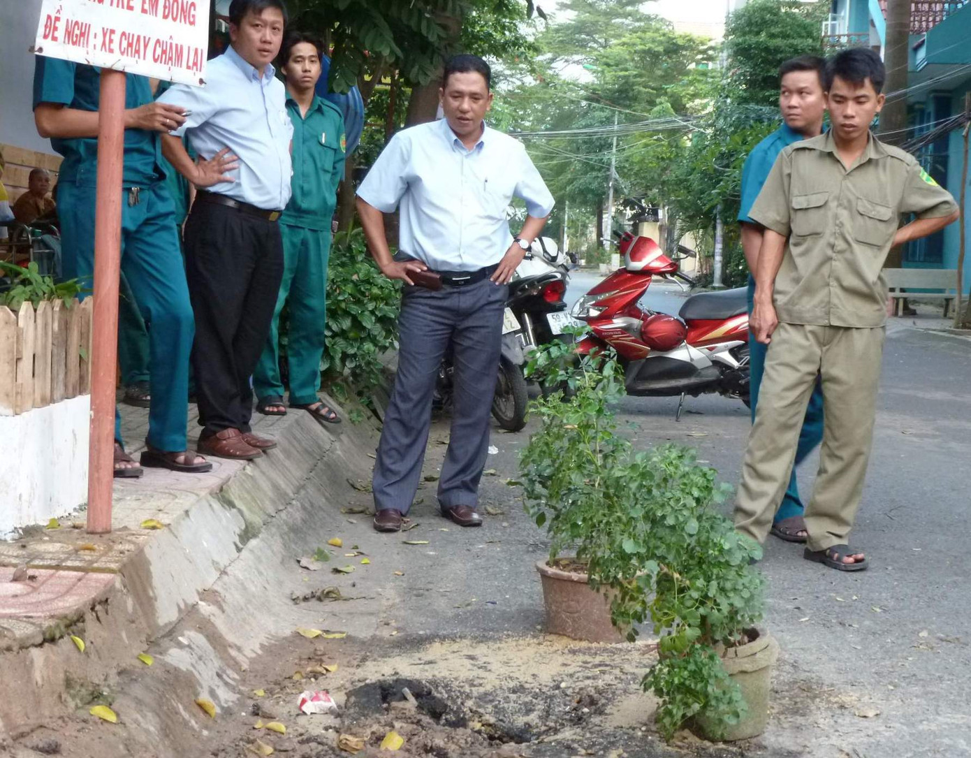 Lực lượng chức năng có mặt tìm hiểu vụ việc