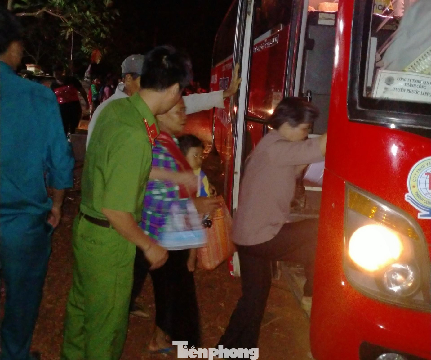 Người đồng bào dân tộc thiểu số ở Bình Phước được đưa đón làm CCCD miễn phí