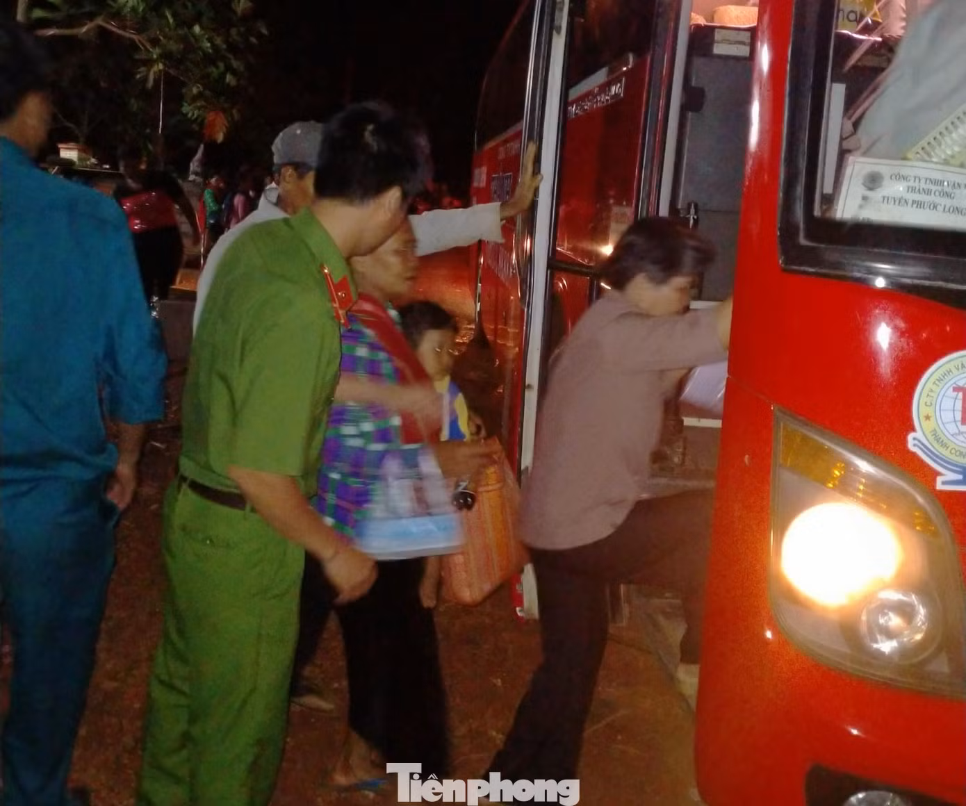 Người đồng bào dân tộc thiểu số ở Bình Phước được đưa đón làm CCCD miễn phí