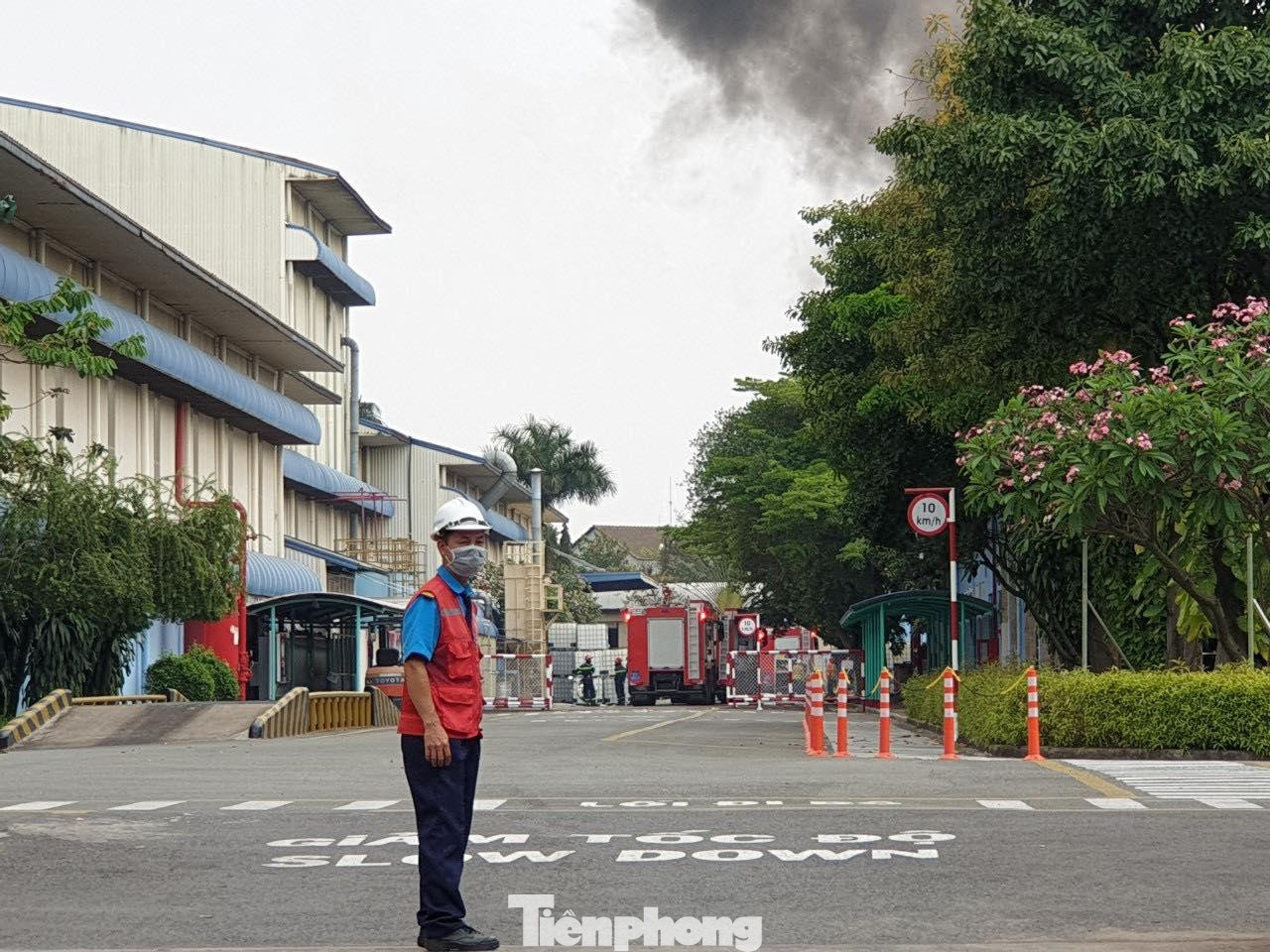 Khu vực bị phong tỏa không cho người dân đi vào Khu vực bị phong tỏa không cho người dân đi vào