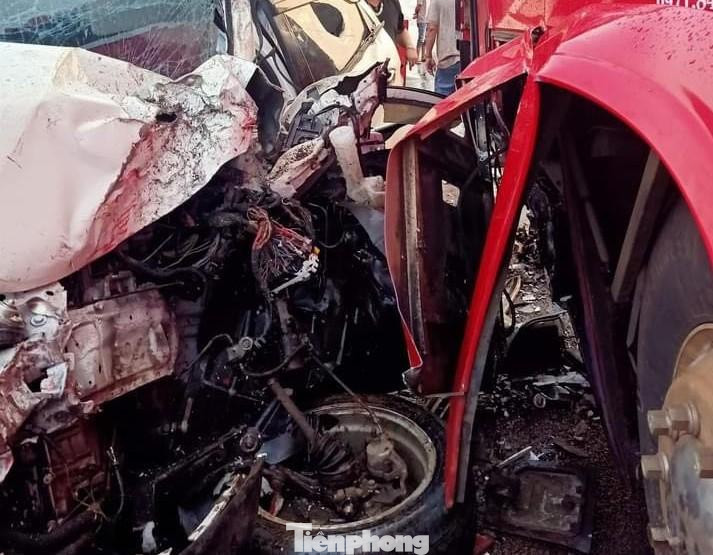 Vụ tai nạn giữa hai xe khách và 1 xe du lịch vào chiều cùng ngày