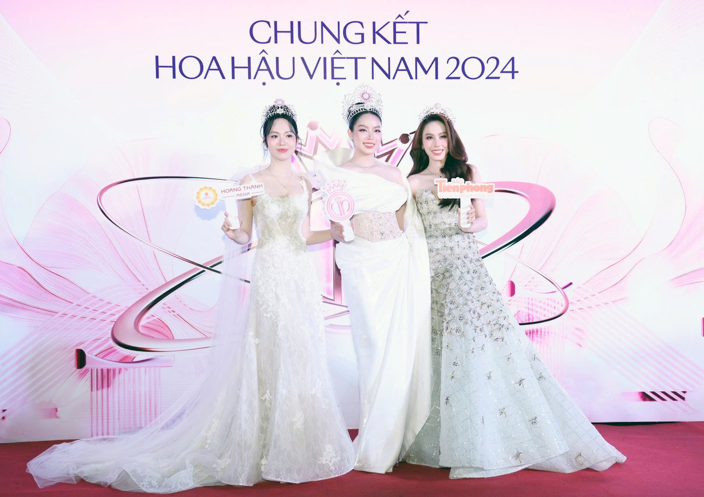 Hoa hậu Thanh Thủy, Đỗ Thị Hà khoe nhan sắc rực rỡ trong chung kết 'Hoa hậu Việt Nam' 2024 ảnh 1