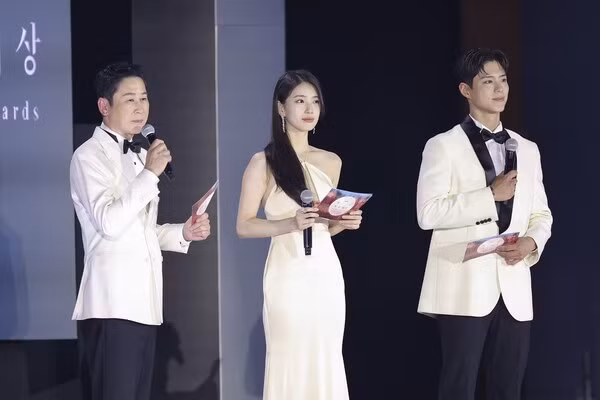 Đây là lễ trao giải nghệ thuật toàn diện duy nhất của Hàn Quốc và thương hiệu xa xỉ của Ý, Gucci tham gia với tư cách là đối tác trong năm thứ ba liên tiếp. Đây là lễ trao giải nghệ thuật toàn diện duy nhất của Hàn Quốc và thương hiệu xa xỉ của Ý, Gucci tham gia với tư cách là đối tác trong năm thứ ba liên tiếp.