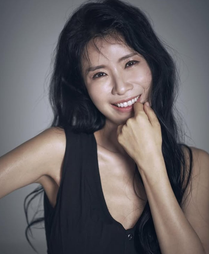 Park Ki Young ly hôn người chồng thứ hai từ tận 3 năm trước mà công chúng không hề hay biết. Park Ki Young ly hôn người chồng thứ hai từ tận 3 năm trước mà công chúng không hề hay biết.