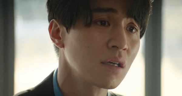 Bộ phim được kỳ vọng thứ hạng cao là The Divorce Insurance chỉ đứng thứ bảy, dù quy tụ 'bộ tứ họ Lee'. Tập 4 của The Divorce Insurance được phát sóng vào ngày 8/4 đạt rating là 1,4% (1,384%). Đây là chương trình có tỷ lệ người xem thấp nhất. The Divorce Insurance phát sóng lần đầu vào ngày 31/3, đã ghi nhận tỷ suất người xem là 3,2%. Bộ phim chứng minh được sự quan tâm của người xem khi đạt tỷ suất người xem là 3%. Nhưng sự quan tâm này không kéo dài được lâu. Tập 2 (ngày 1/4) ghi nhận tỷ suất người xem là 2,4%, tập 3 (ngày 7/4) ghi nhận tỷ suất người xem là 2,0% và tập 4 ghi nhận tỷ suất người xem là 1,4%. Đây là lần thứ ba liên tiếp lượng người xem giảm. Khi tỷ lệ người xem giảm xuống còn 1,4%, đã có cảm giác khủng hoảng về 'tỷ lệ người xem 0%'. Tỷ suất người xem hiện tại của Divorce Insurance là thấp nhất trong số các bộ phim truyền hình phát sóng vào thứ Hai - thứ Ba của tvN từ năm 2020 đến nay. Bộ phim được kỳ vọng thứ hạng cao là The Divorce Insurance chỉ đứng thứ bảy, dù quy tụ 'bộ tứ họ Lee'. Tập 4 của The Divorce Insurance được phát sóng vào ngày 8/4 đạt rating là 1,4% (1,384%). Đây là chương trình có tỷ lệ người xem thấp nhất. The Divorce Insurance phát sóng lần đầu vào ngày 31/3, đã ghi nhận tỷ suất người xem là 3,2%. Bộ phim chứng minh được sự quan tâm của người xem khi đạt tỷ suất người xem là 3%. Nhưng sự quan tâm này không kéo dài được lâu. Tập 2 (ngày 1/4) ghi nhận tỷ suất người xem là 2,4%, tập 3 (ngày 7/4) ghi nhận tỷ suất người xem là 2,0% và tập 4 ghi nhận tỷ suất người xem là 1,4%. Đây là lần thứ ba liên tiếp lượng người xem giảm. Khi tỷ lệ người xem giảm xuống còn 1,4%, đã có cảm giác khủng hoảng về 'tỷ lệ người xem 0%'. Tỷ suất người xem hiện tại của Divorce Insurance là thấp nhất trong số các bộ phim truyền hình phát sóng vào thứ Hai - thứ Ba của tvN từ năm 2020 đến nay.