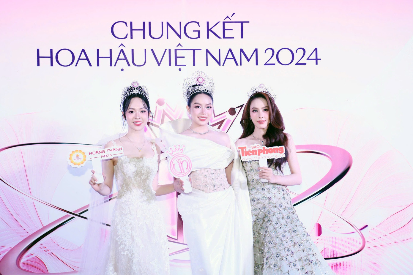 Hoa hậu Thanh Thủy, Đỗ Thị Hà khoe nhan sắc rực rỡ trong chung kết 'Hoa hậu Việt Nam' 2024 ảnh 3