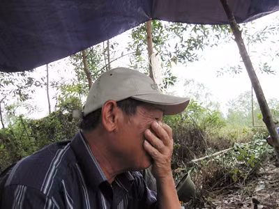 Ông Dư bật khóc khi nhớ về đồng đội cũ