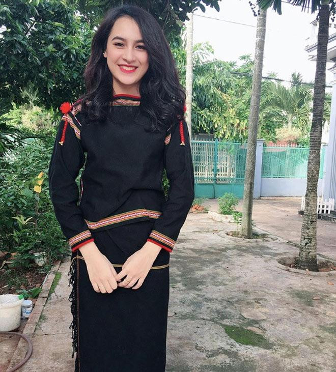 Mới đây, cô gái người dân tộc Ê Đê H Duyên B'krông gây chú ý khi quyết định đăng ký tham gia cuộc thi Hoa hậu các dân tộc Việt Nam 2022.