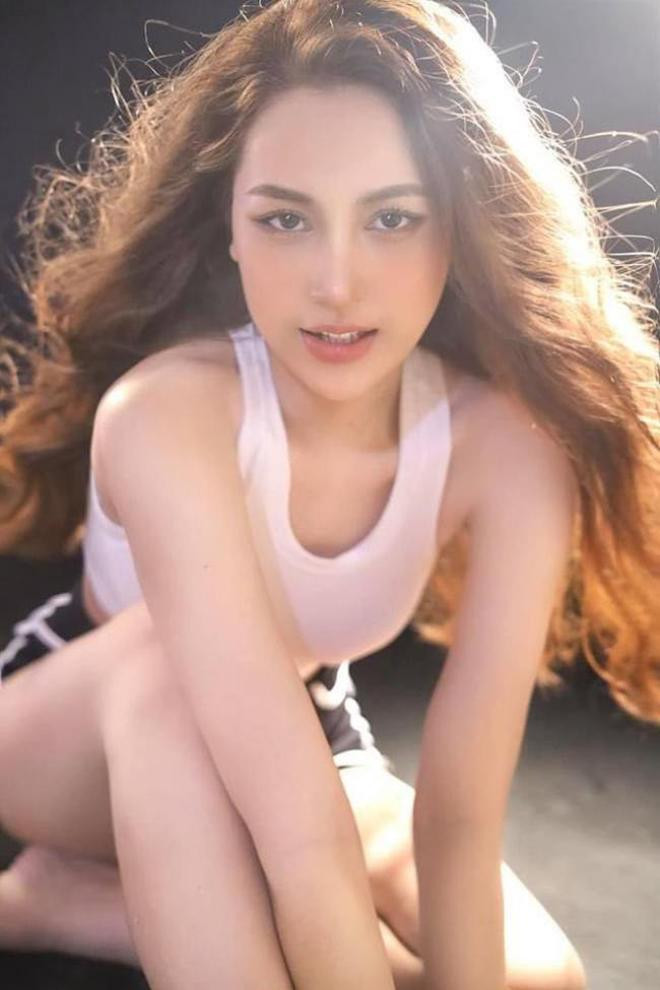 H Duyên B'krông hiện là sinh viên của Trường Cao đẳng Văn hoá Nghệ thuật Đắk Lắk. Cô đam mê múa từ nhỏ và mơ ước trở thành diễn viên múa chuyên nghiệp.