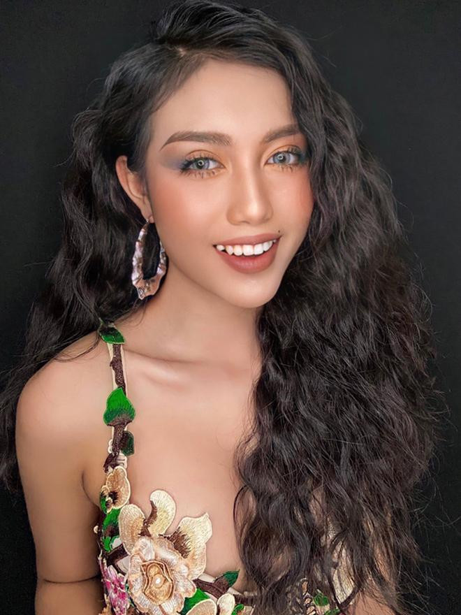 H Nghi Kbôur mới sinh năm 2002 và sở hữu một nhan sắc phóng khoáng đậm chất núi rừng.