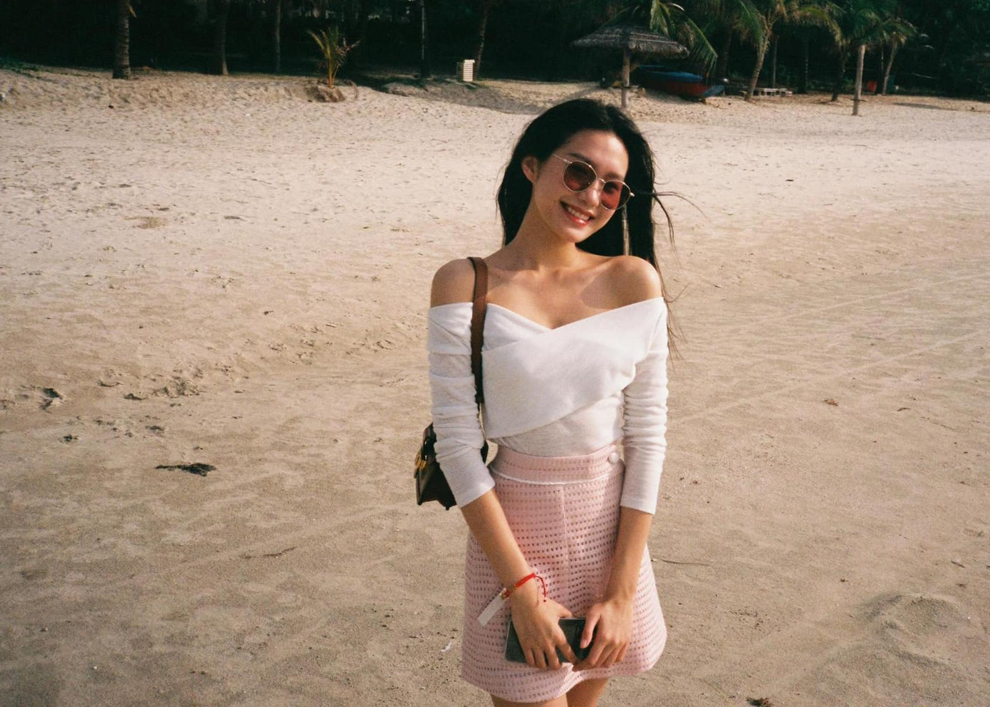 Người đẹp Tài năng Doãn Hải My khoe vai trần quyến rũ.