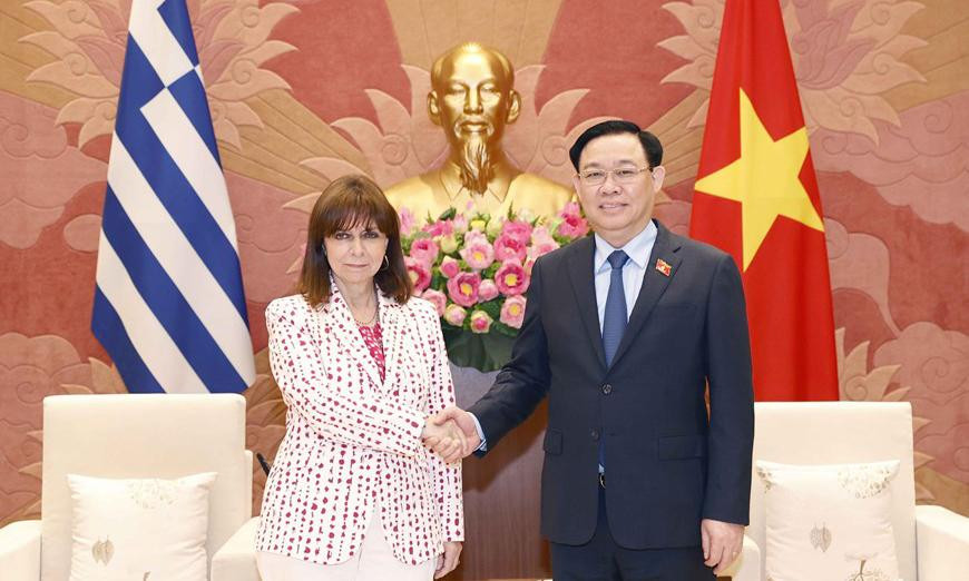 Chủ tịch Quốc hội Vương Đình Huệ và Tổng thống Hy Lạp Katerina Sakellaropoulou. Ảnh: Doãn Tấn/TTXVN Chủ tịch Quốc hội Vương Đình Huệ và Tổng thống Hy Lạp Katerina Sakellaropoulou. Ảnh: Doãn Tấn/TTXVN