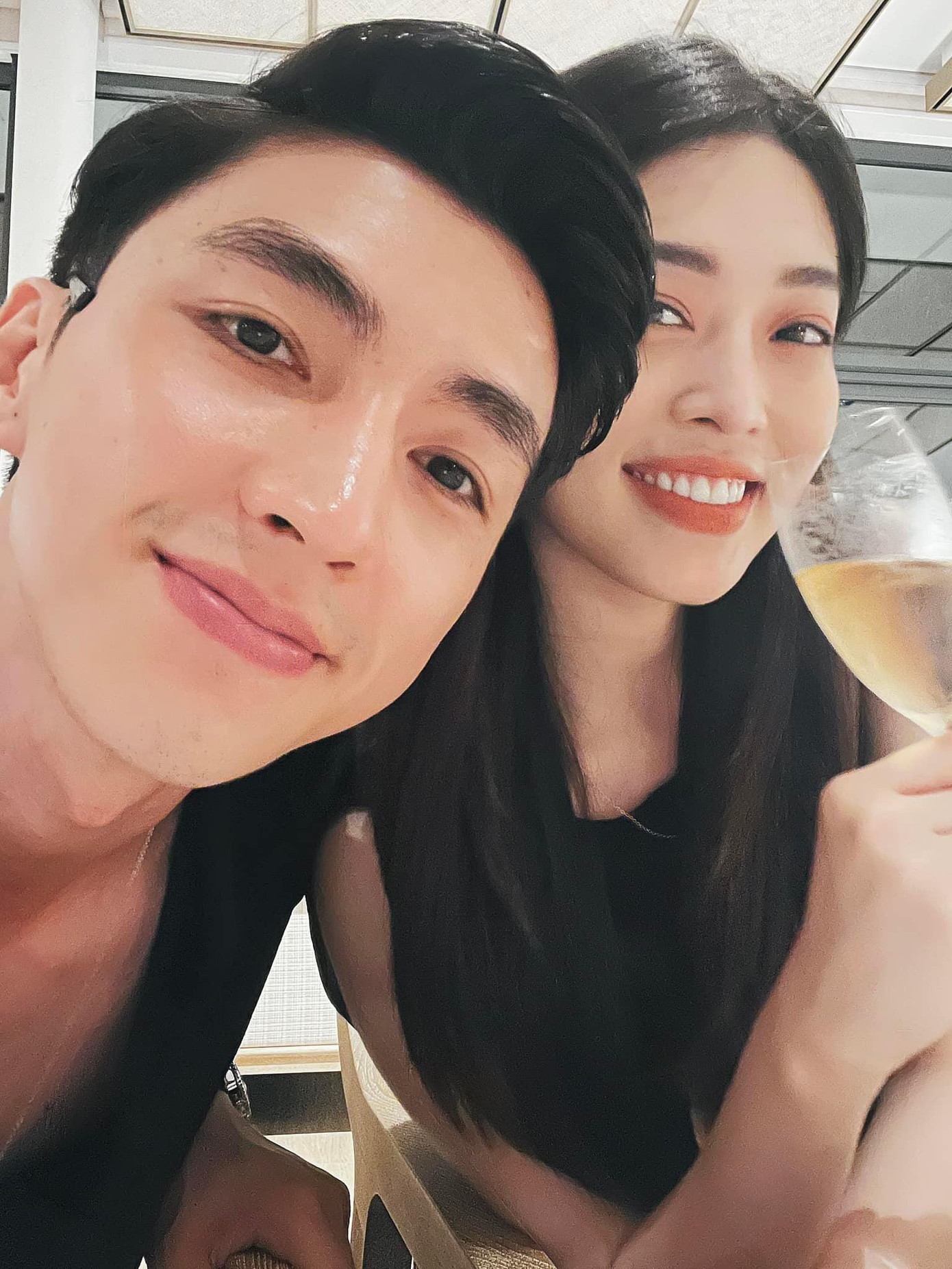 Á hậu Phương Nga khoe ảnh tình tứ bên bạn trai Bình An trong chuyến du lịch ở Phú Quốc.