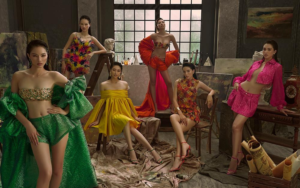 Sau khi những hình ảnh hậu trường được hé lộ thì mới đây bộ ảnh thời trang với sự góp mặt của các nàng hậu đình đám như Kỳ Duyên, Tiểu Vy, Lương Thùy Linh cũng đã được hé lộ khiến fans trầm trồ.