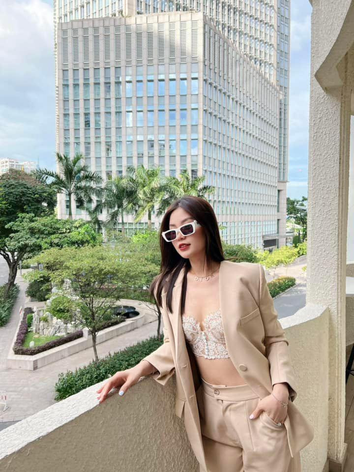 Thiết kế giúp người đẹp khoe body săn chắc và quyến rũ. Thiết kế giúp người đẹp khoe body săn chắc và quyến rũ.