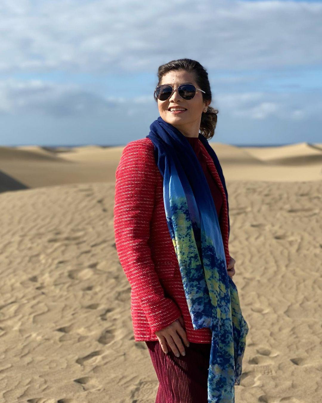 Các fans phát hiện Thùy Tiên và bà Teresa mặc chung áo. Các fans phát hiện Thùy Tiên và bà Teresa mặc chung áo.