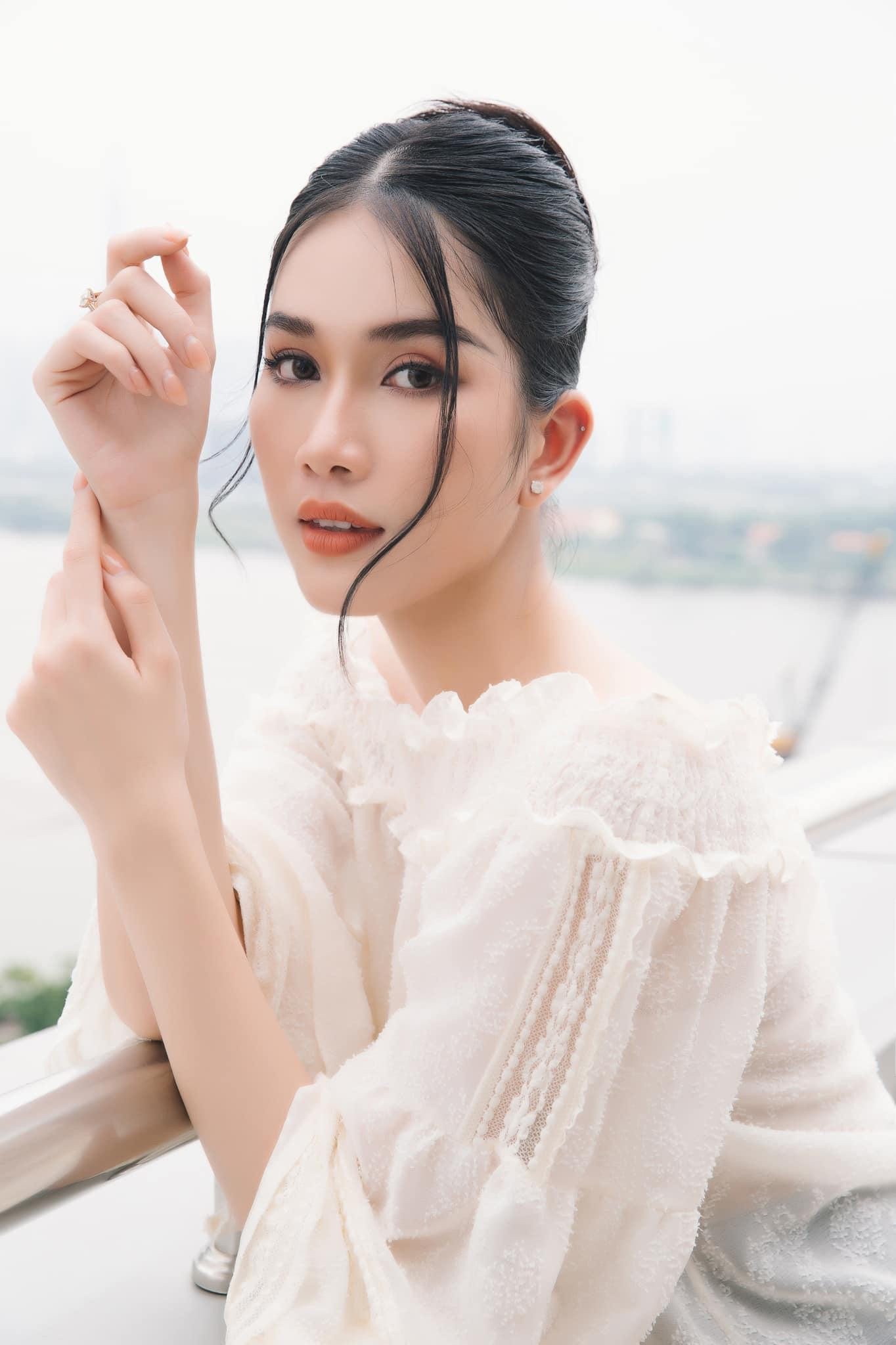 Các fans đang ra sức kêu gọi bình chọn cho Á hậu Phương Anh.