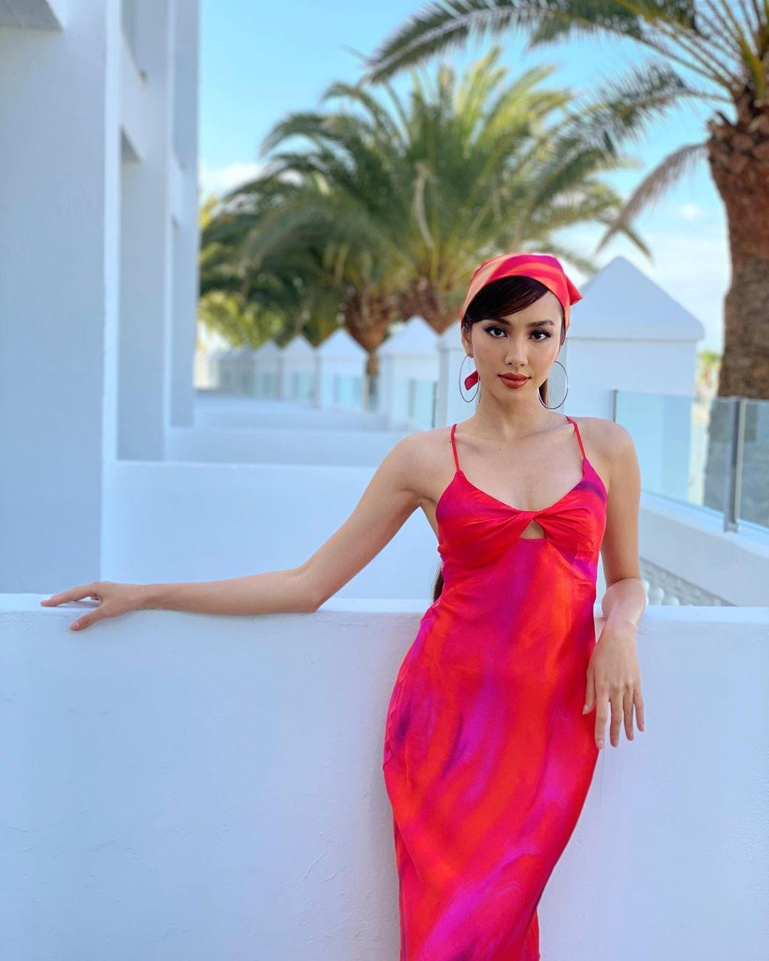 Những hình ảnh mới nhất của Thùy Tiên tại Tây Ban Nha do bà Teresa chụp. Những hình ảnh mới nhất của Thùy Tiên tại Tây Ban Nha do bà Teresa chụp.