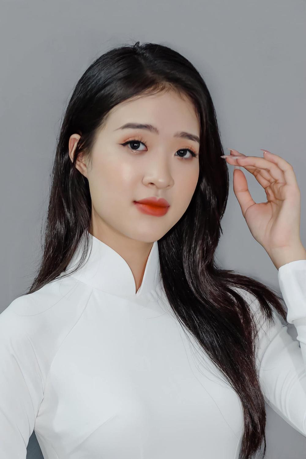 Mặc dù sở hữu chiều cao ấn tượng nhưng người đẹp xứ Huế chia sẻ: "Chiều cao ấn tượng không quyết định việc tôi có thể tiến sâu hay không nhưng chắc chắn là điểm cộng. Tôi đang nỗ lực mỗi ngày để chứng minh tiềm năng của mình".