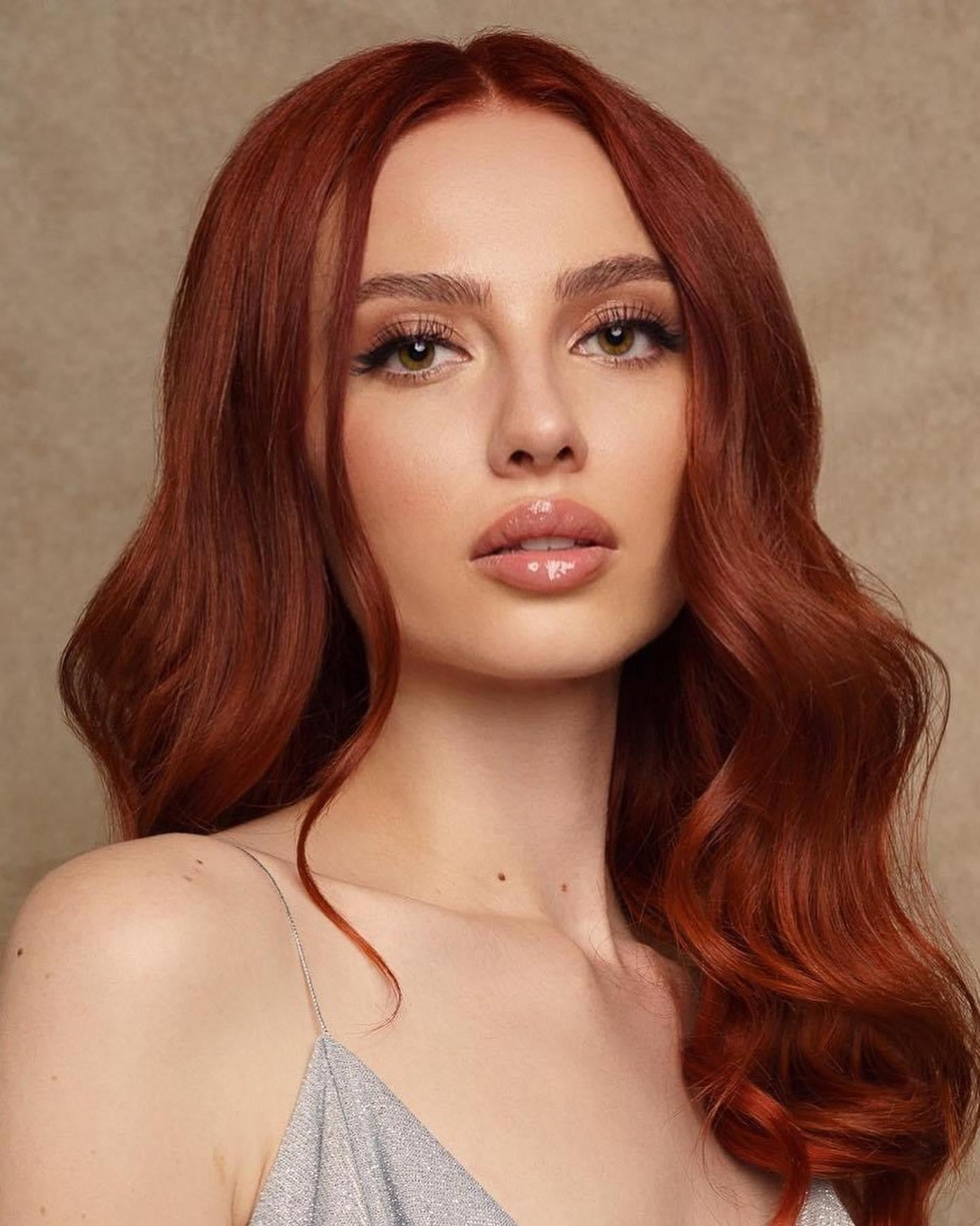 Cô sẽ đại diện cho Cộng hòa Czech và trở thành đối thủ của Á hậu Phương Anh tại cuộc thi Hoa hậu Quốc tế 2022. Cô sẽ đại diện cho Cộng hòa Czech và trở thành đối thủ của Á hậu Phương Anh tại cuộc thi Hoa hậu Quốc tế 2022.