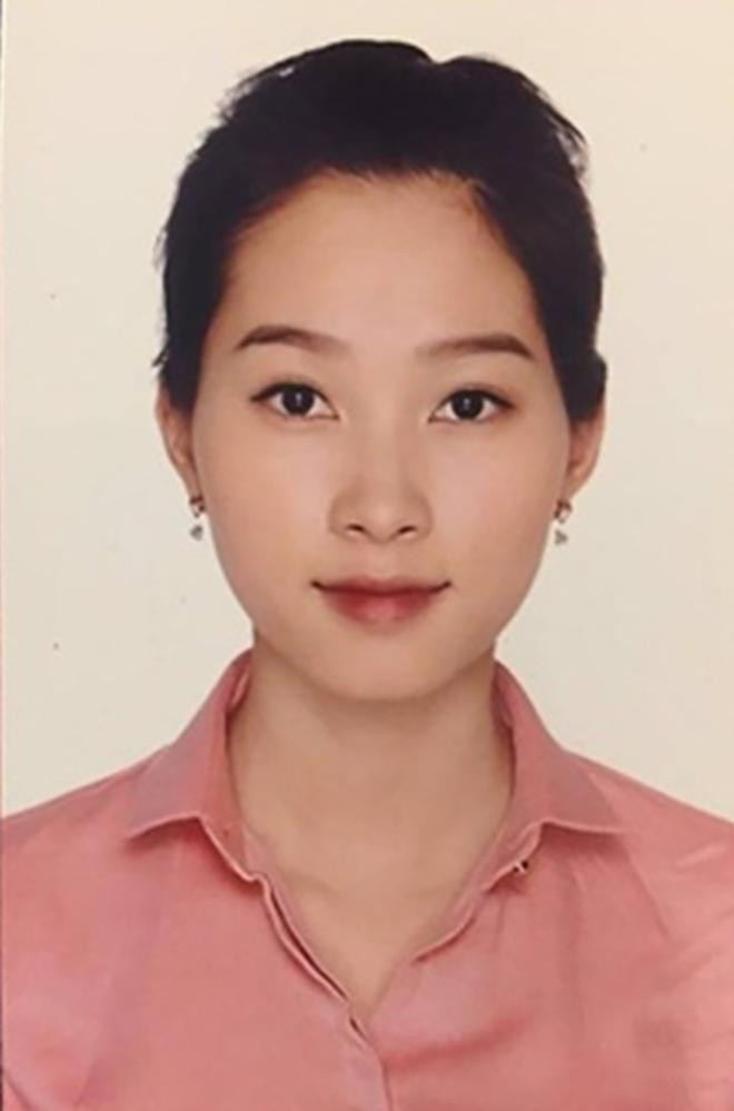 Nếu hầu như các cô gái đều sợ hãi khi chụp ảnh thẻ thì với Hoa hậu Đặng Thu Thảo đây là một chuyện khá bình thường bởi cô sở hữu gương mặt xinh đẹp với các đường nét hoàn hảo.