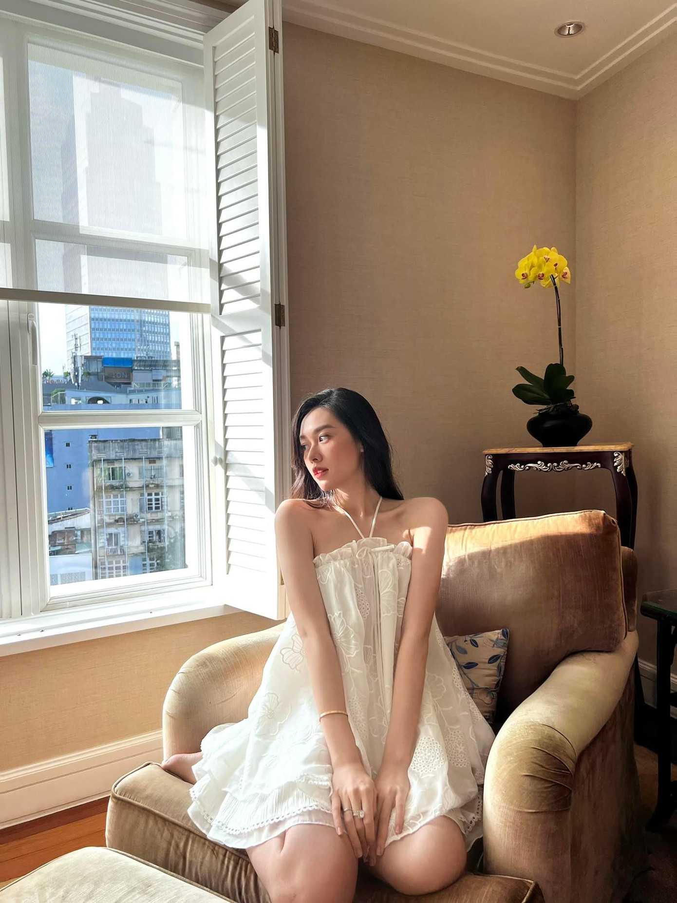 Á hậu 2 Miss World Vietnam 2019 sở hữu nhan sắc tinh khiết hút hồn. Á hậu 2 Miss World Vietnam 2019 sở hữu nhan sắc tinh khiết hút hồn.