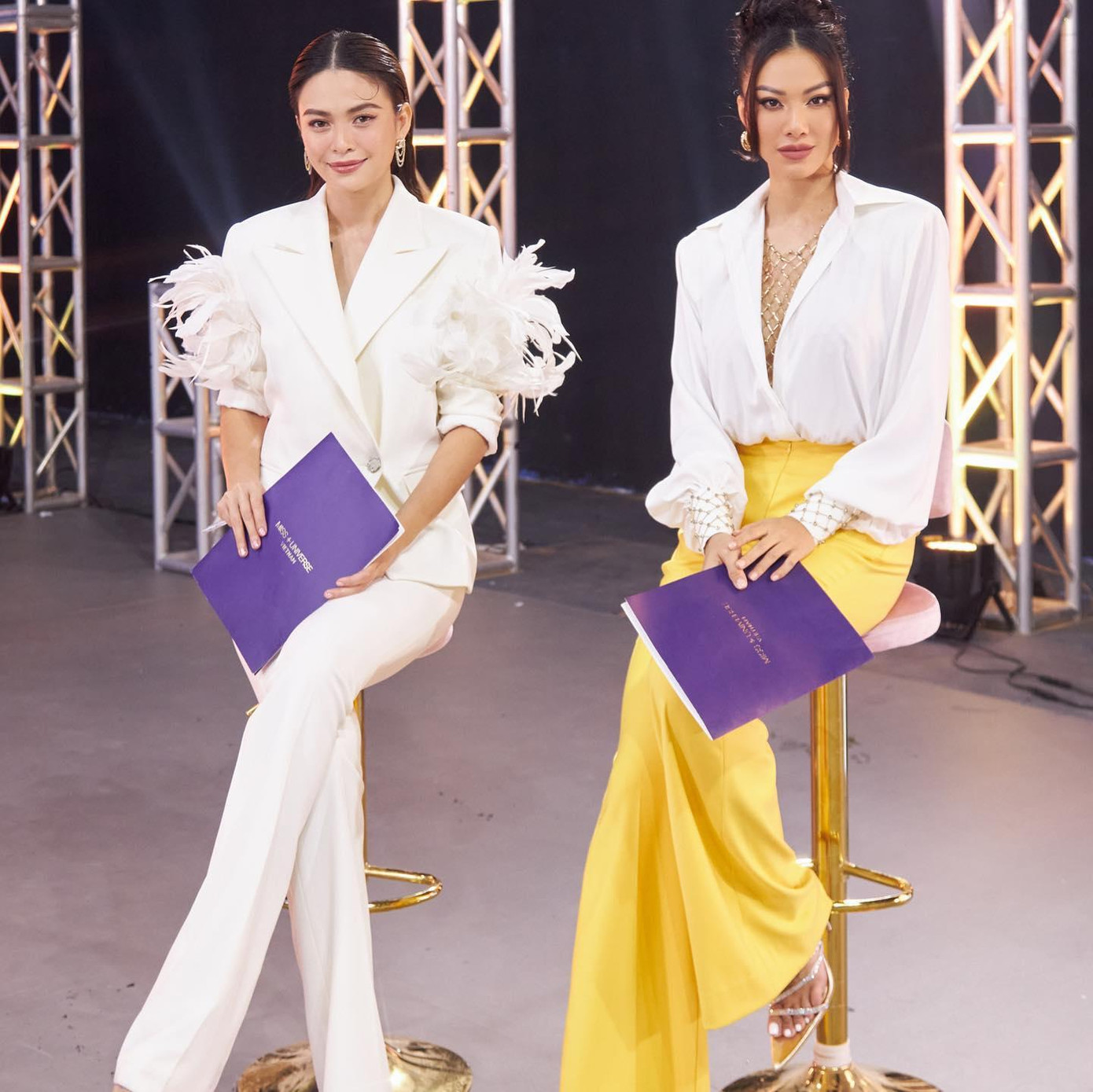 Mâu Thủy khoe sắc bên đàn em Kim Duyên.