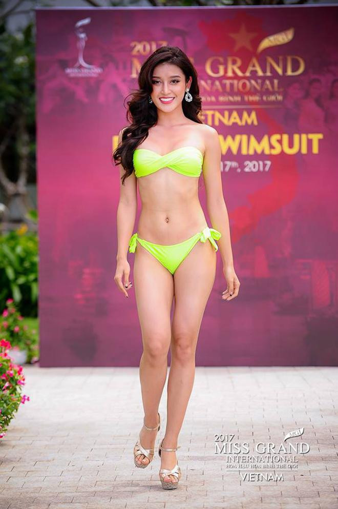 Vóc dáng săn chắc, nóng bỏng với những múi bụng săn chắc và quyến rũ giúp Á hậu Huyền My ghi điểm trong phần thi áo tắm của cuộc thi Miss Grand 2017.