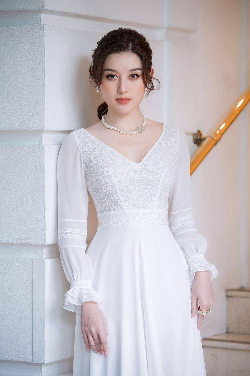 Nhan sắc ngày càng xinh đẹp và gợi cảm của Huyền My sau 8 năm giành danh hiệu Á hậu.