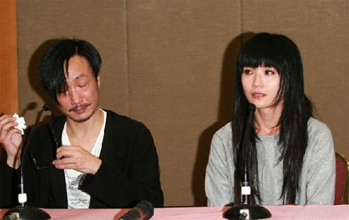 Trịnh Trung Cơ, Thái Trác Nghiên trong buổi họp báo tuyên bố ly dị năm 2010 