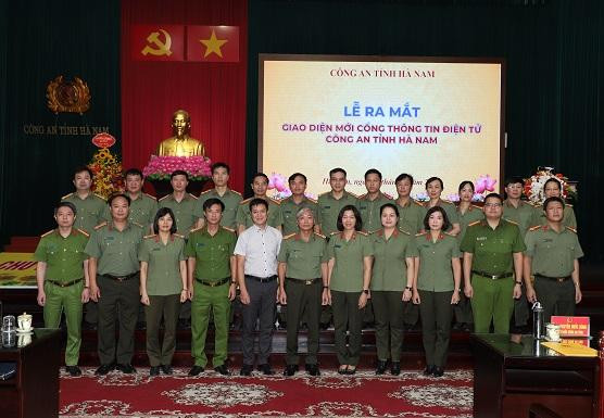 Các đại biểu tại lễ ra mắt. Các đại biểu tại lễ ra mắt.