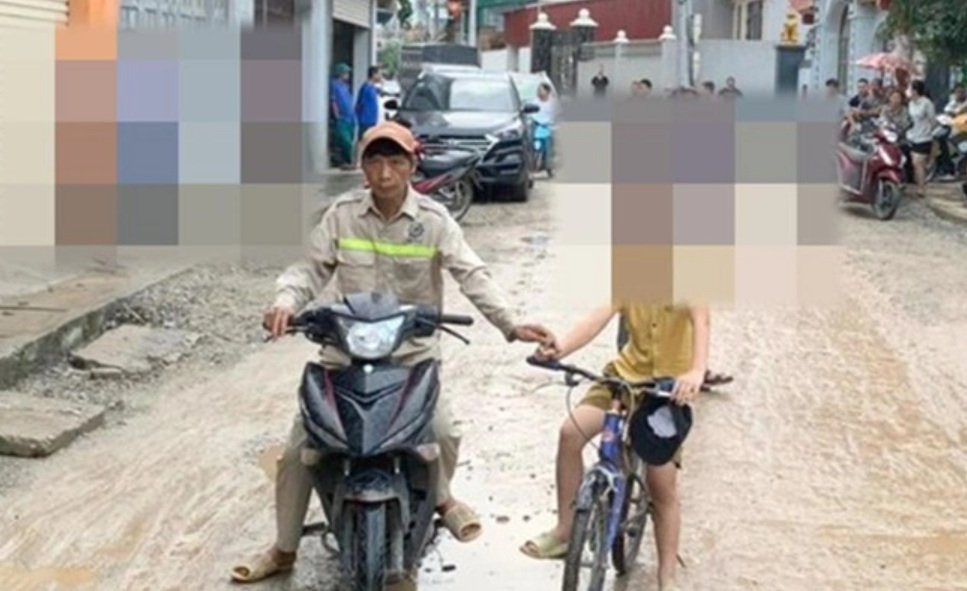 Cảnh sát cho nghi phạm thực nghiệm hiện trường vụ cướp.