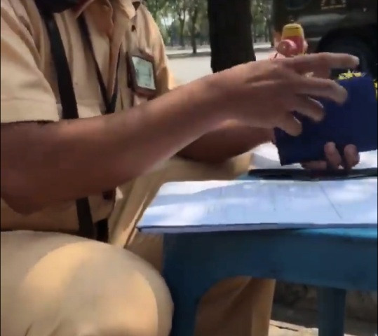 CSGT nói “bằng lái quốc tế không giá trị” với người vi phạm do nóng nảy ảnh 1