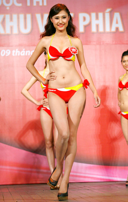 Nguyễn Thị Thu Hương, SBD 281. Cao 1,76m. Số đo ba vòng: 83-64-93