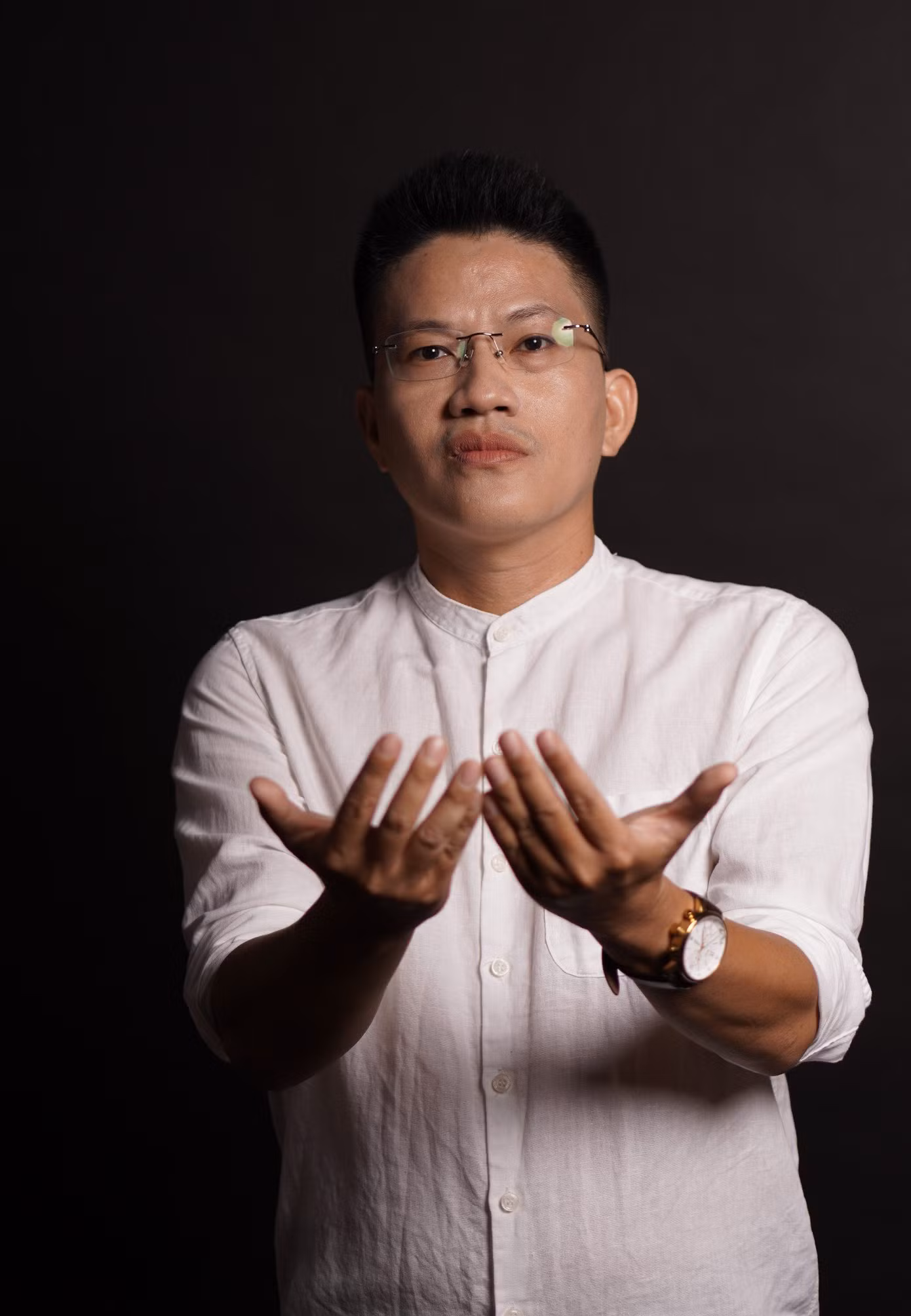 Vũ Minh Tâm có lẽ là nhạc sĩ chuyên nghiệp đầu tiên phát hành cả một album thánh ca ở Việt Nam. Ảnh: NVCC