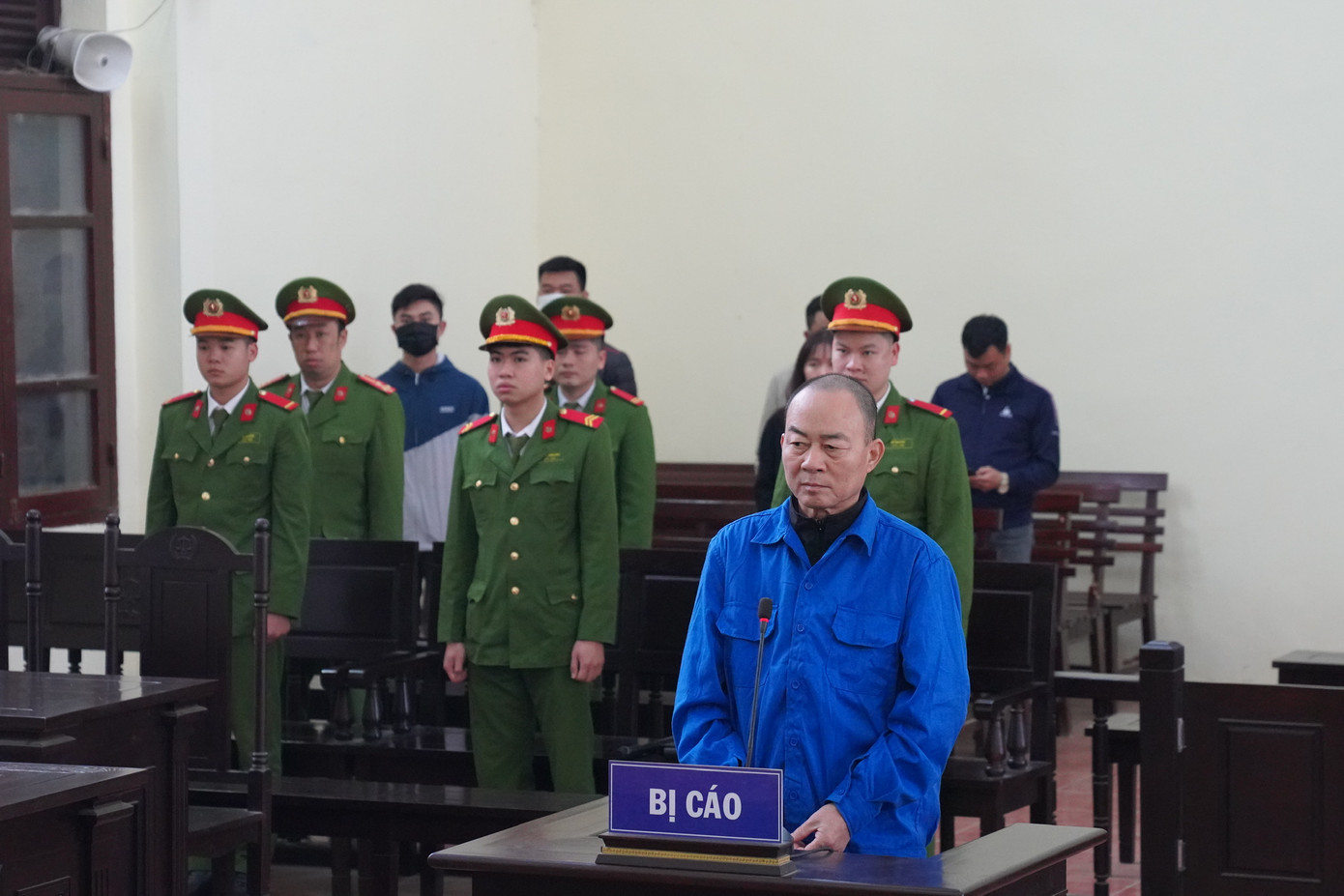 Đỗ Đình Tám tại toà.