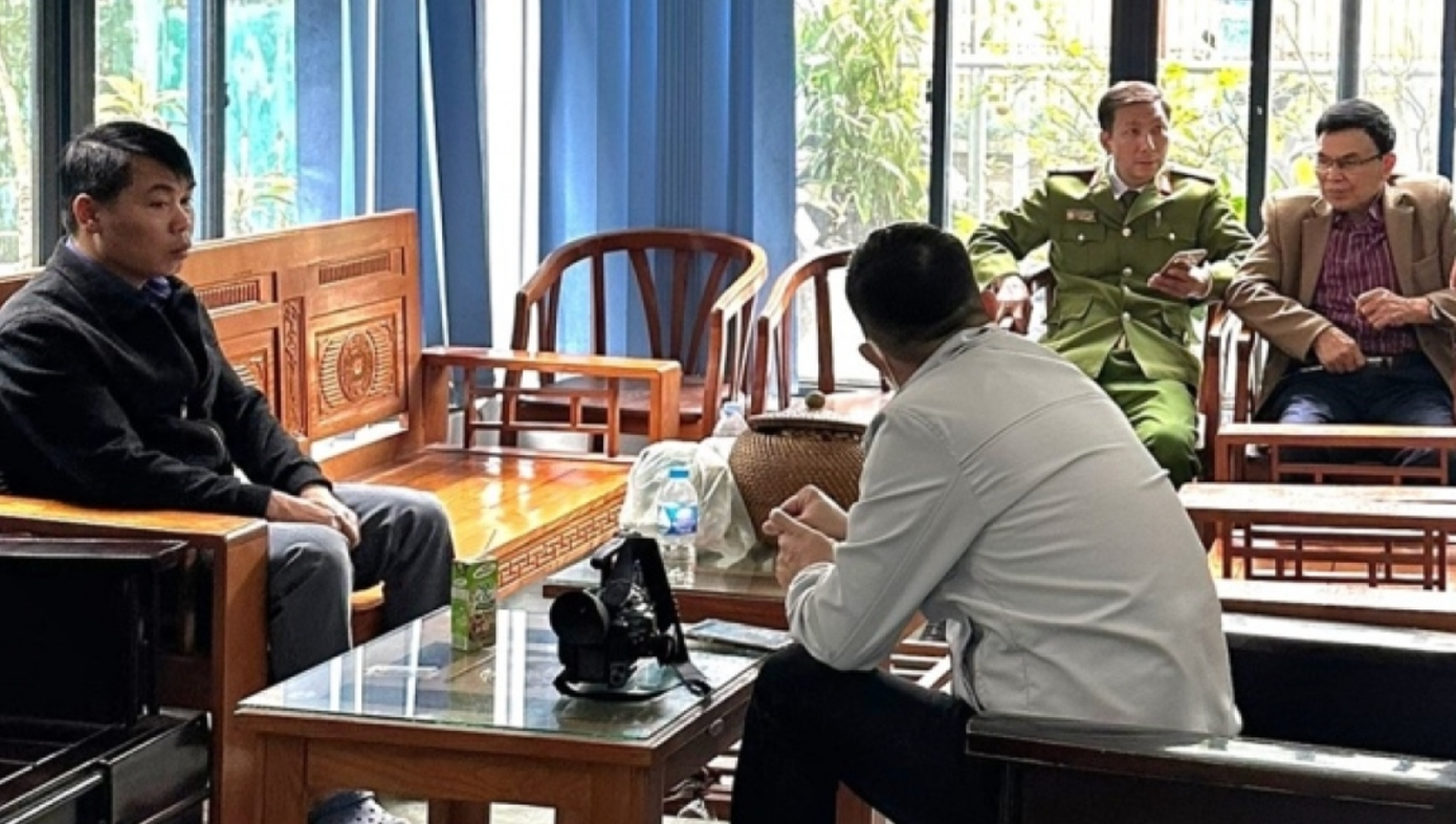 Cơ quan điều tra làm việc tại Trung tâm đăng kiểm 11 ở Thái Bình. Cơ quan điều tra làm việc tại Trung tâm đăng kiểm 11 ở Thái Bình.