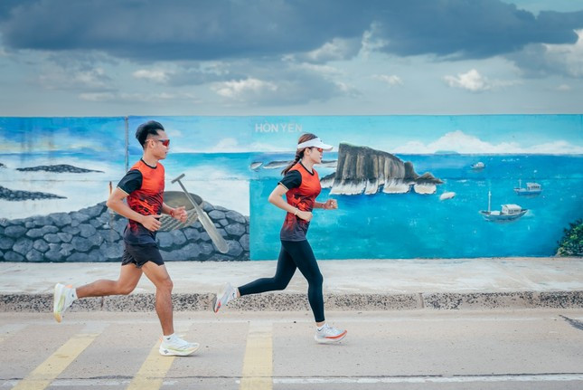 Giải Tiền Phong Marathon 2024 chạy qua nhiều cung đường đẹp của tỉnh Phú Yên.