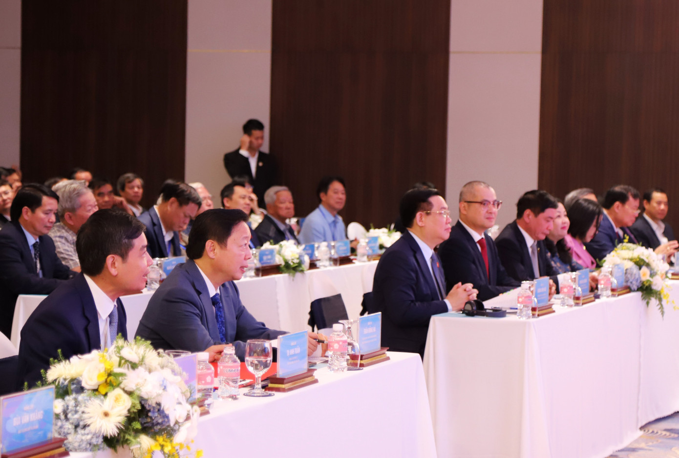 Các đại biểu tham dự hội nghị.