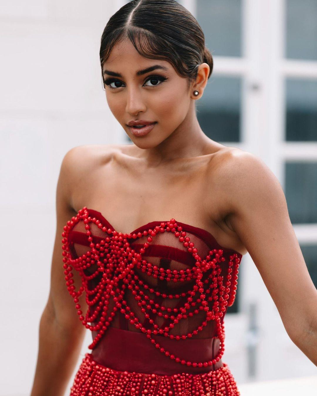 Người đẹp Australia Mariah Thattil - top 10 Miss Universe 2020.