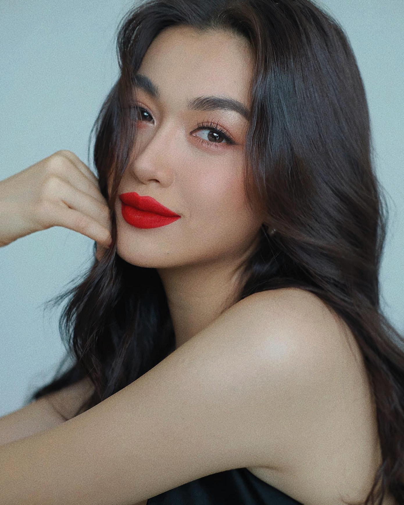 Á hậu Lệ Hằng khoe nhan sắc kiều diễm, lộng lẫy trong bức ảnh mừng sinh nhật.