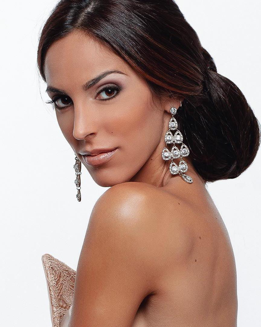 Ngay khi vừa đăng quang nhan sắc của tân Hoa hậu Trái đất Tây Ban Nha 2021 đã gây tranh cãi. Nhiều fans sắc đẹp cho rằng dung mạo của Marina Fernandez quá già nua, một phần vì cô đã 28 tuổi. Ngay khi vừa đăng quang nhan sắc của tân Hoa hậu Trái đất Tây Ban Nha 2021 đã gây tranh cãi. Nhiều fans sắc đẹp cho rằng dung mạo của Marina Fernandez quá già nua, một phần vì cô đã 28 tuổi.