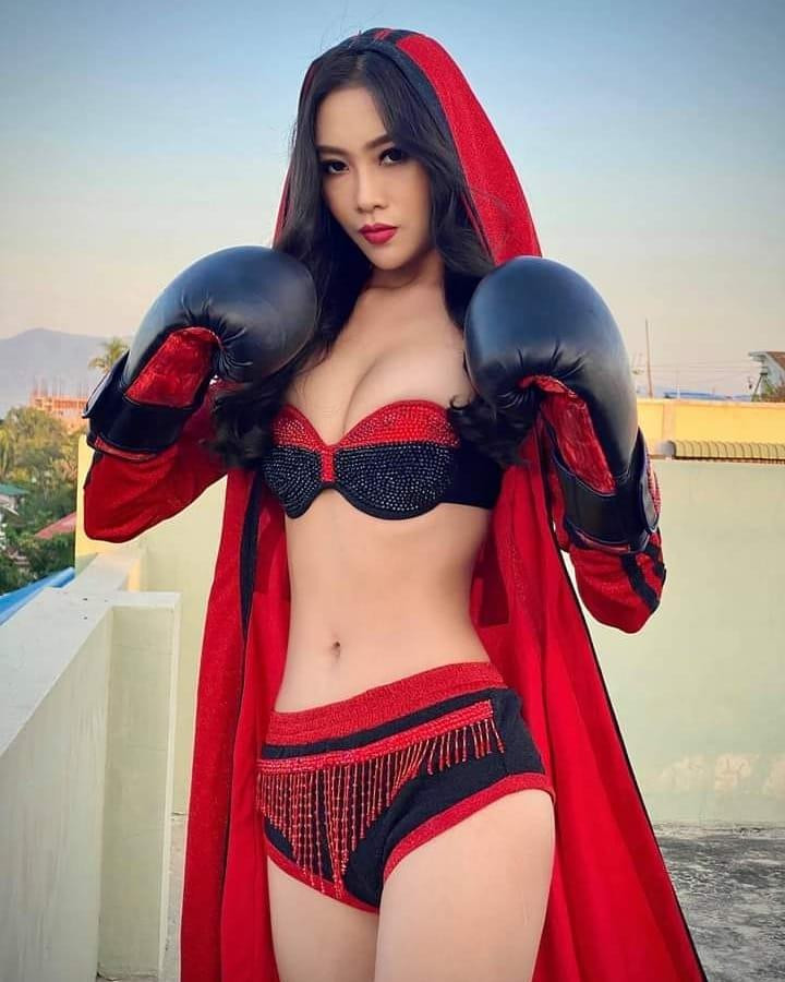 Với chiều cao 1m77, Amara Shune Lei cũng gây ấn tượng bởi body vô cùng nóng bỏng và quyến rũ.