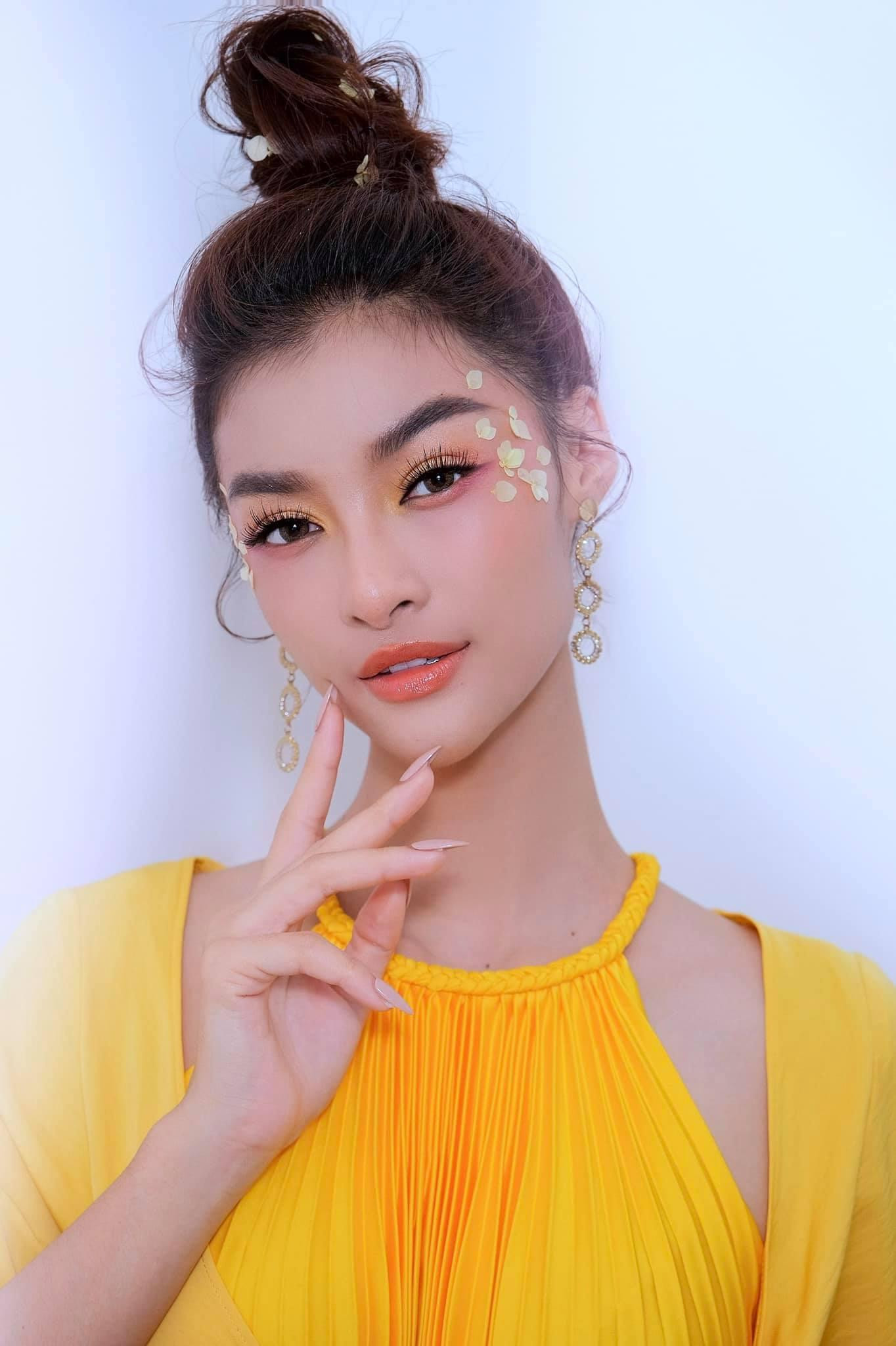 Nhan sắc xinh đẹp của Kiều Loan ngày càng nhận được sự khen ngợi của công chúng. Nhan sắc xinh đẹp của Kiều Loan ngày càng nhận được sự khen ngợi của công chúng.