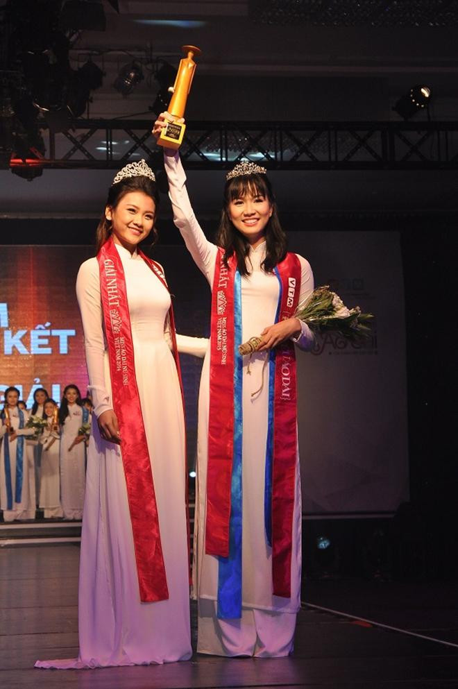 Đó cũng là năm mà Phương Anh giành được giải Miss Áo dài Nữ sinh Việt Nam 2015. Đó cũng là năm mà Phương Anh giành được giải Miss Áo dài Nữ sinh Việt Nam 2015.