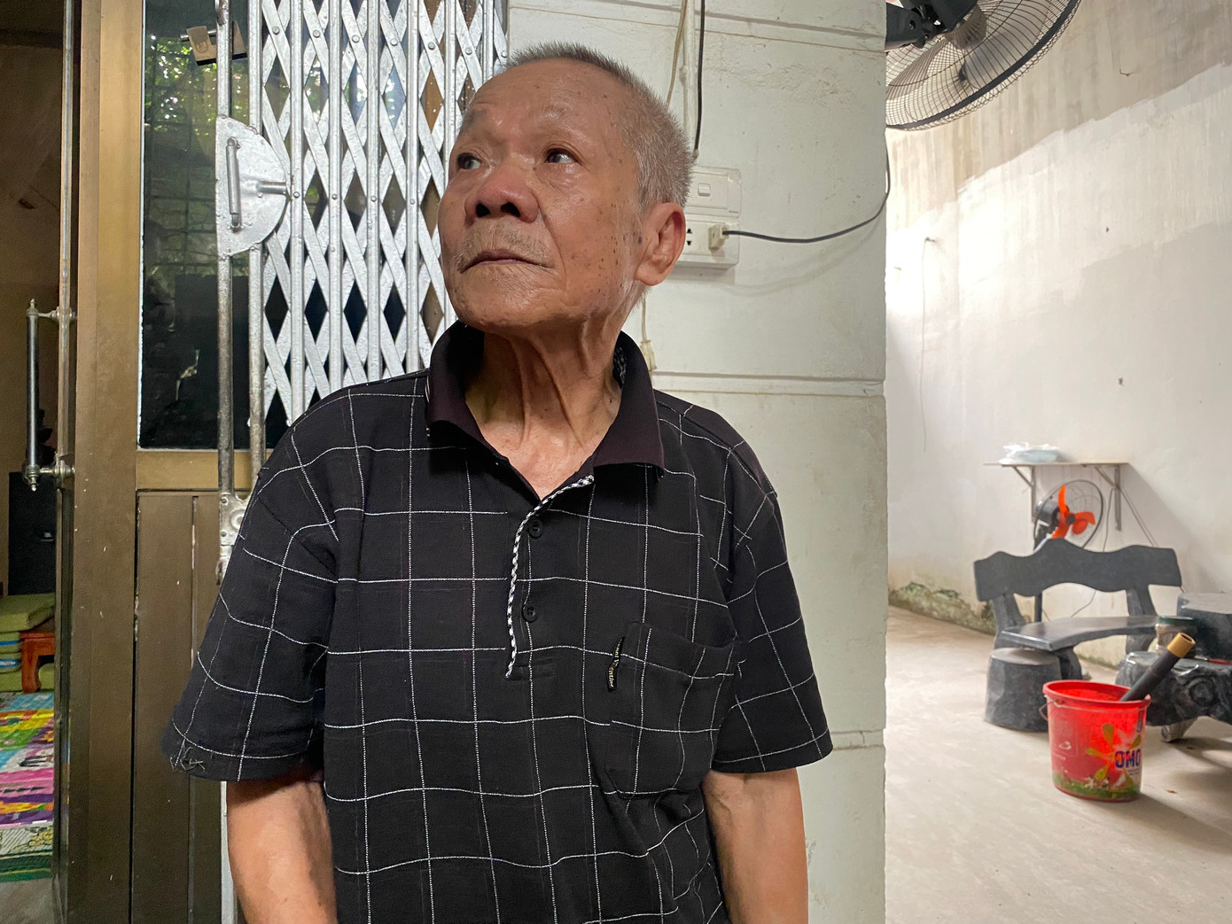 Ông Nhân kể lại sự việc. Ông Nhân kể lại sự việc.