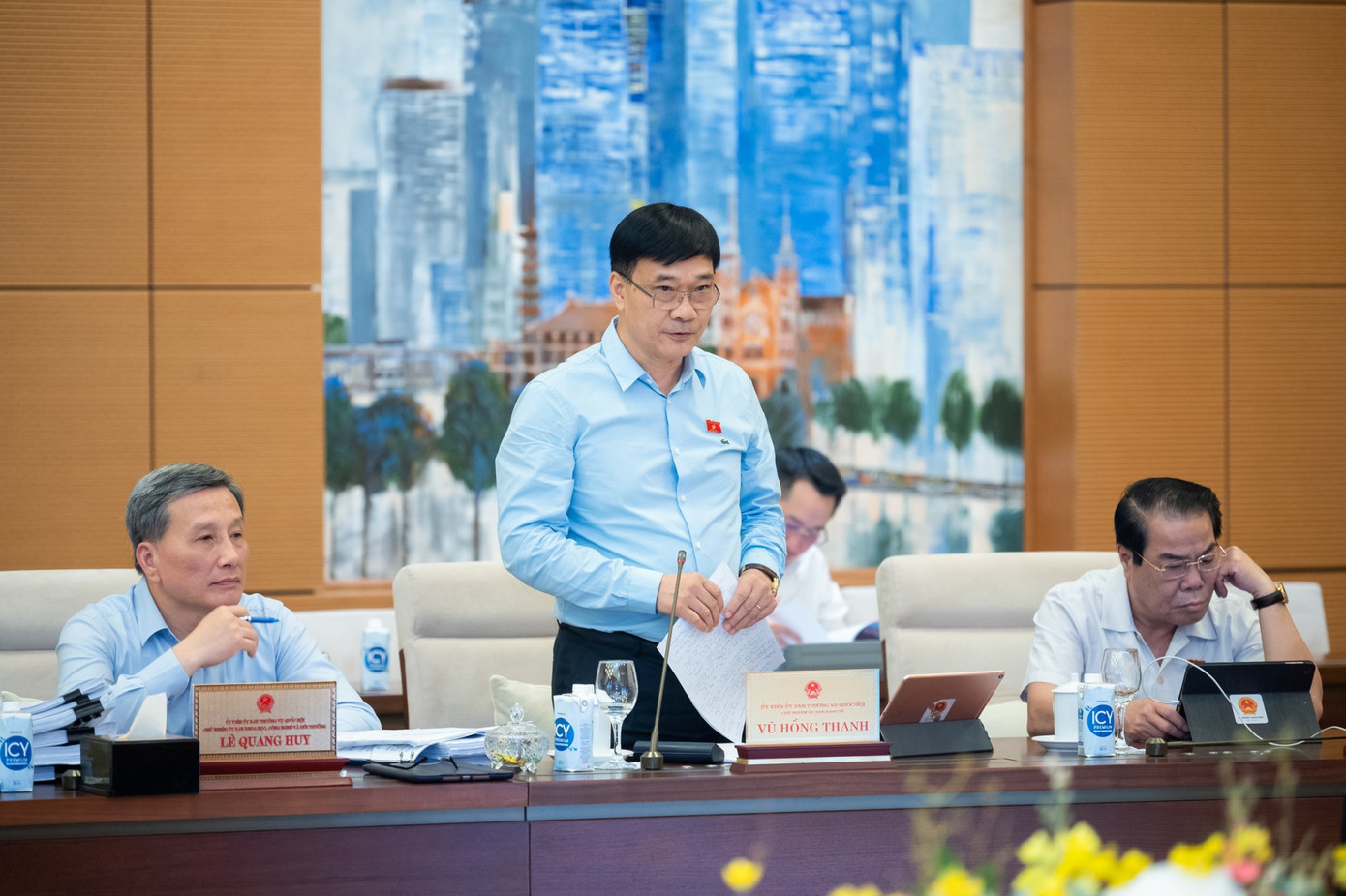 Ông Vũ Hồng Thanh - Chủ nhiệm Ủy ban Kinh tế của Quốc hội - phát biểu tại cuộc họp (Ảnh: QH). Ông Vũ Hồng Thanh - Chủ nhiệm Ủy ban Kinh tế của Quốc hội - phát biểu tại cuộc họp (Ảnh: QH).