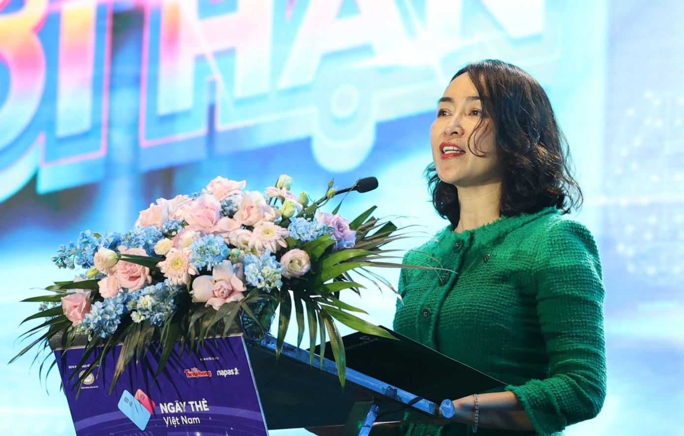 Bà Nguyễn Thị Kim Oanh - Phó Tổng Giám đốc Ngân hàng TMCP Ngoại thương Việt Nam (Ản: Xuân Tùng). Bà Nguyễn Thị Kim Oanh - Phó Tổng Giám đốc Ngân hàng TMCP Ngoại thương Việt Nam (Ản: Xuân Tùng).